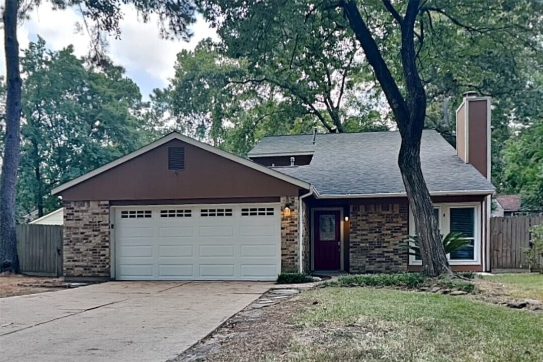 2814 Golden Leaf Dr in Humble, TX - Building Photo
