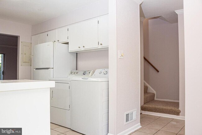2208 Southgate Square in Reston, VA - Building Photo - Building Photo