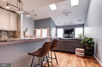 25272 Riffleford Square in Chantilly, VA - Building Photo - Building Photo
