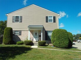 37085 Brynford Dr in Clinton Township, MI - Building Photo