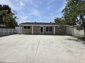 6370 Fletcher St in Hollywood, FL - Building Photo