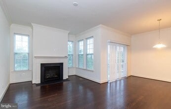 405 Bright Star Path in Pasadena, MD - Building Photo - Building Photo