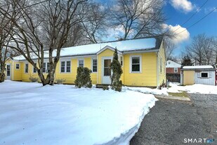 106 Higbie Dr in East Hartford, CT - Building Photo