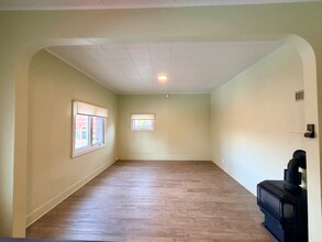 213 1/2 W Park St in Livingston, MT - Foto de edificio - Building Photo