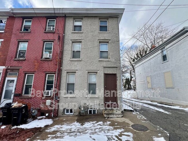 property at 613 Walnut St