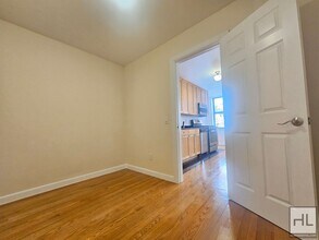 273 Mott St in New York, NY - Building Photo - Building Photo