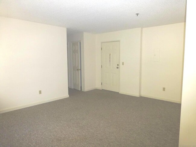 221 Judd Square in Wallingford, CT - Building Photo - Building Photo