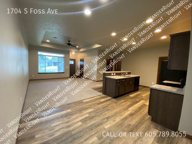 property at 1704 S Foss Ave