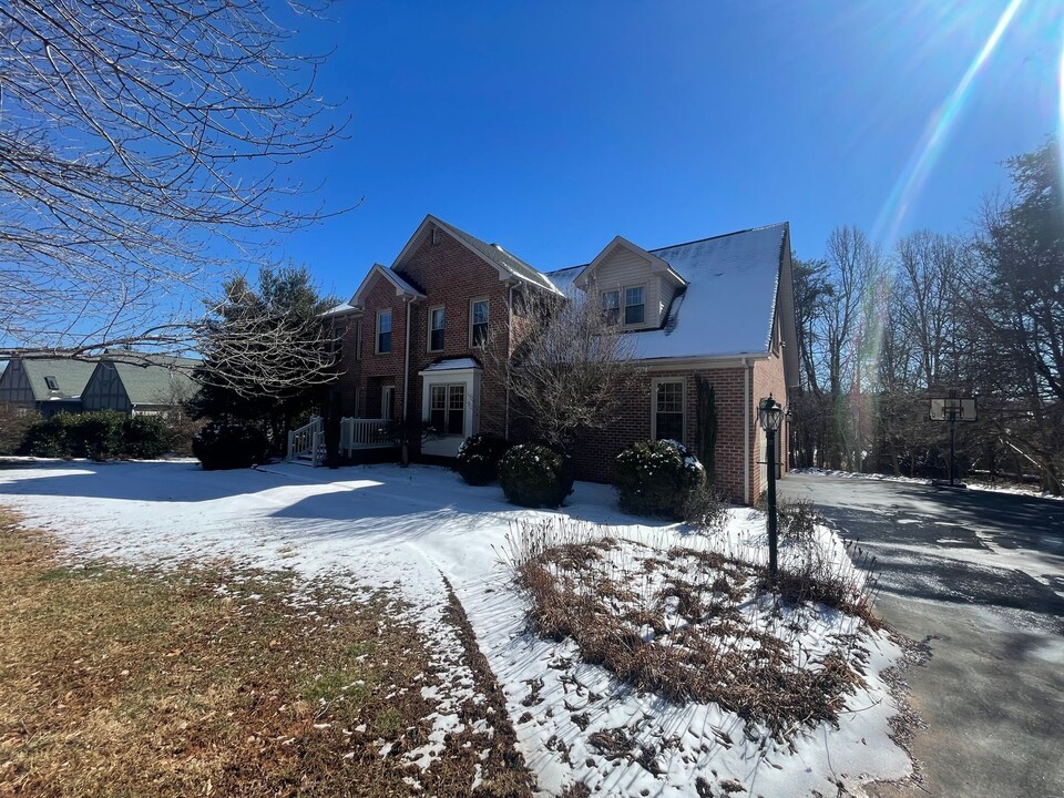 309 Spring Lake Rd in Forest, VA - Building Photo