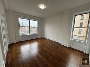 WEST 86 STREET in New York, NY - Building Photo - Building Photo