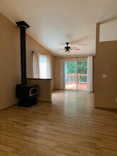 18525 Woodside Dr SE in Yelm, WA - Building Photo - Building Photo