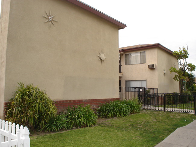 7929 Comstock Ave in Whittier, CA - Building Photo - Building Photo