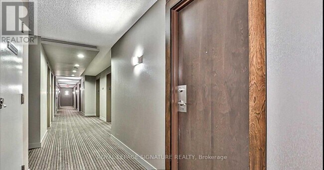 125 Village Green Square in Toronto, ON - Building Photo - Building Photo