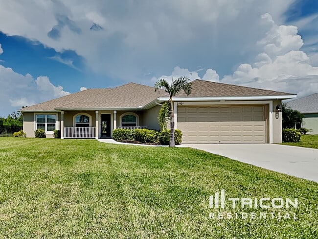 27429 Tierra Del Fuego Cir in Punta Gorda, FL - Building Photo - Building Photo