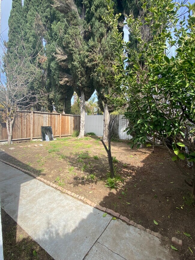 9430 Glade Ave Rentals in Chatsworth, CA