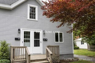 11 Somerset St in Old Town, ME - Building Photo