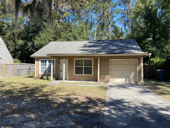 property at 136 Quail Hollow Dr