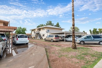 160 S Doran in Mesa, AZ - Foto de edificio - Building Photo