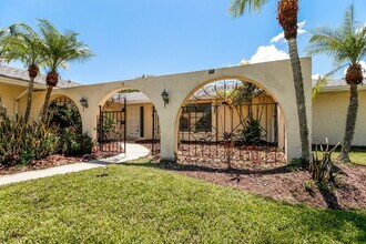 4760 Greencroft Rd in Sarasota, FL - Building Photo - Building Photo