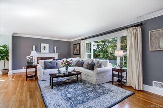 25 Tamarack Way in Pleasantville, NY - Building Photo - Building Photo