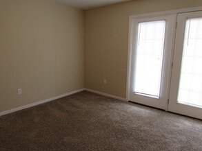 6580-MF48-E2 in Waynesville, MO - Foto de edificio - Interior Photo