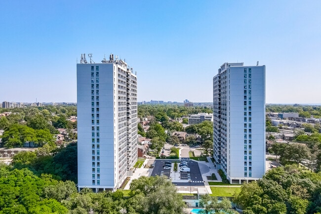 Rosedale East in Toronto, ON - Building Photo - Building Photo