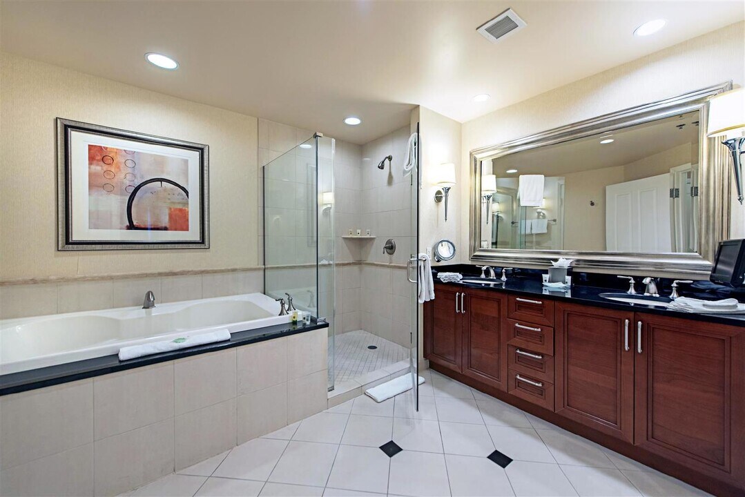 125 E Harmon Ave, Unit #22809 in Las Vegas, NV - Building Photo
