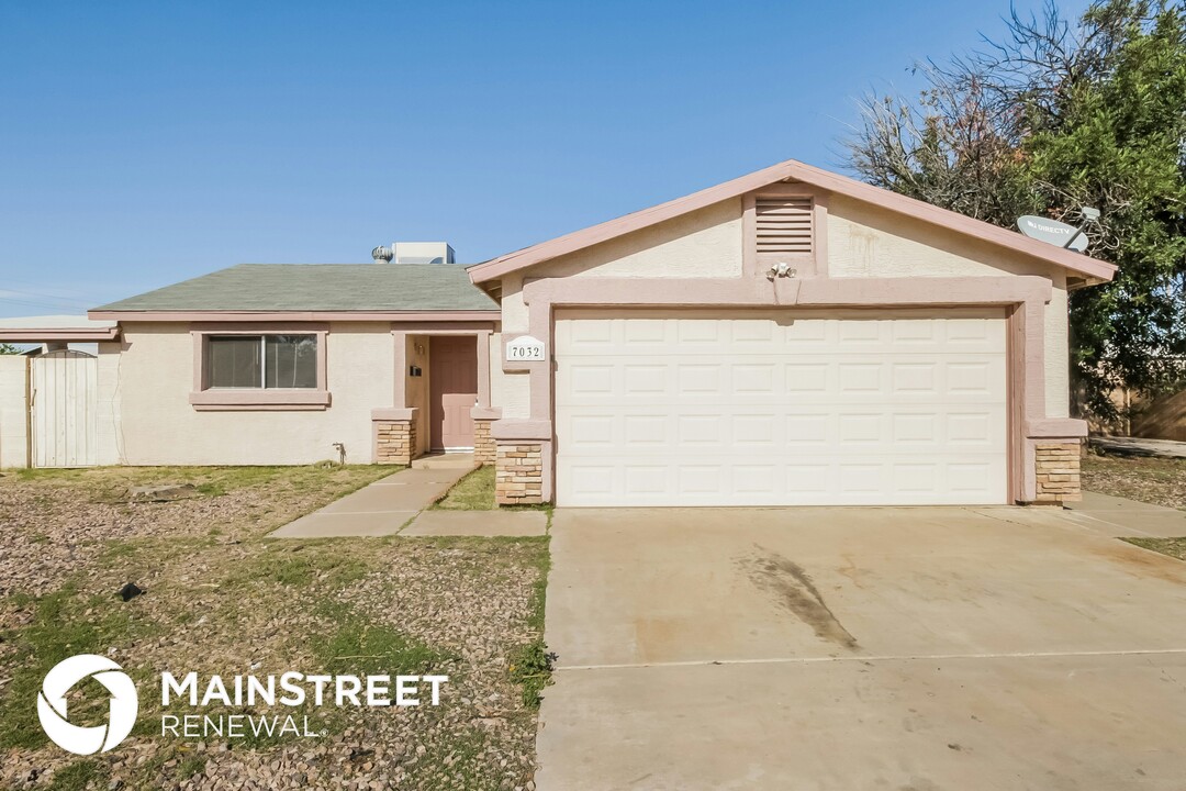 7032 W Holly St in Phoenix, AZ - Building Photo