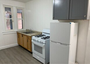 694 Rutherford Ave in Trenton, NJ - Building Photo - Building Photo
