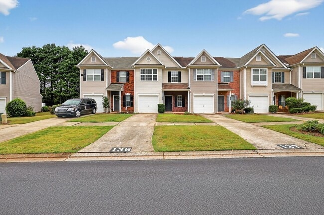 135 Primrose Dr in Cumming, GA - Building Photo - Building Photo