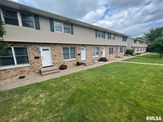 property at 1642 W George Washington Blvd
