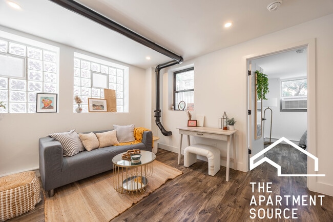 property at 941 W Carmen Ave