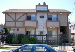 6651 Etiwanda Ave in Reseda, CA - Building Photo - Building Photo