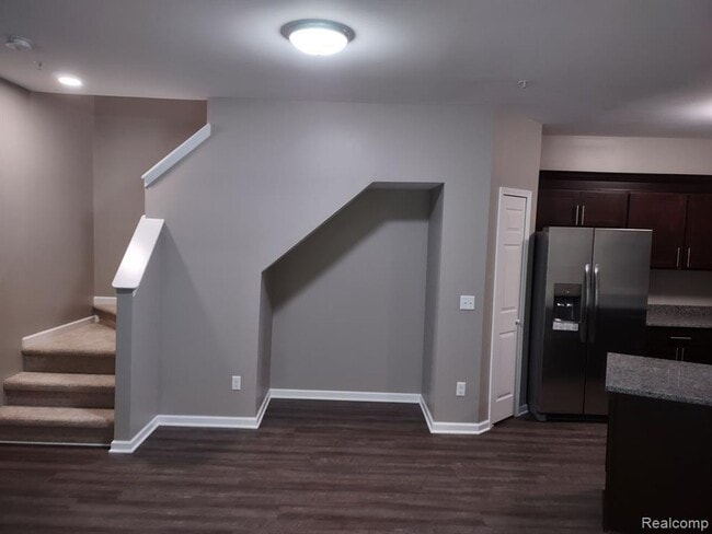 18103 Addington Dr in Commerce Township, MI - Building Photo - Building Photo