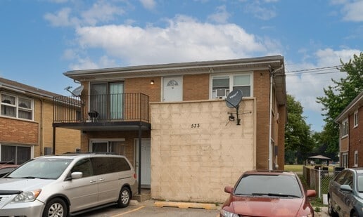 533 Green Oaks Ct S, Unit 4