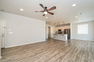 1993 N Wild Hyacinth Dr. in Saratoga Springs, UT - Foto de edificio - Building Photo