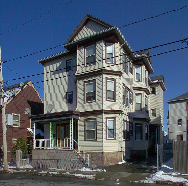 718-720 2nd St in Fall River, MA - Building Photo