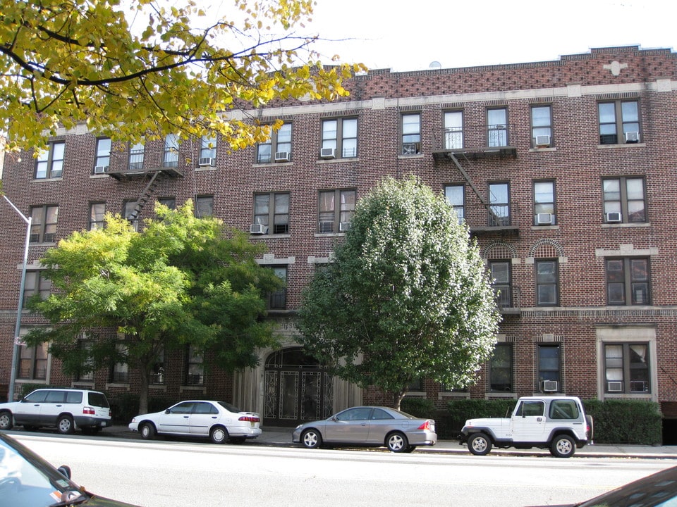 1609 Ocean Avenue in Brooklyn, NY - Foto de edificio