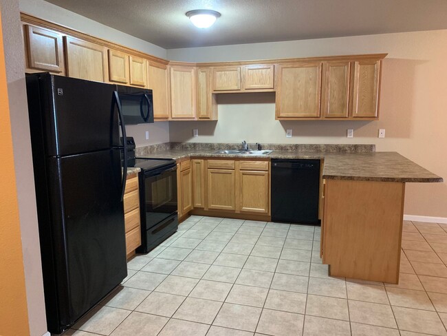 194 Lyle Curtis Cir in Waynesville, MO - Building Photo - Building Photo