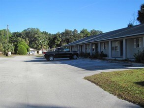 640 NE 10th Street in Crystal River, FL - Foto de edificio - Building Photo
