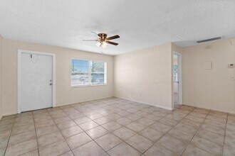 4758 Gulfstream Rd in Lake Worth, FL - Building Photo - Building Photo