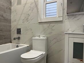 5 Whitman Ave, Unit 2R in Jersey City, NJ - Building Photo - Building Photo