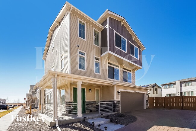 10073 Yampa Ct in Commerce City, CO - Building Photo - Building Photo