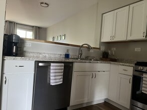 2128 Fulham Dr in Naperville, IL - Foto de edificio - Building Photo