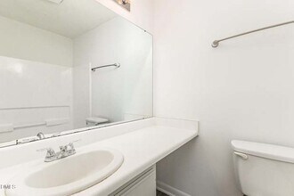 1241 University Ct in Raleigh, NC - Foto de edificio - Building Photo