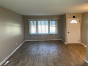 4804 Howard St in McHenry, IL - Building Photo - Building Photo