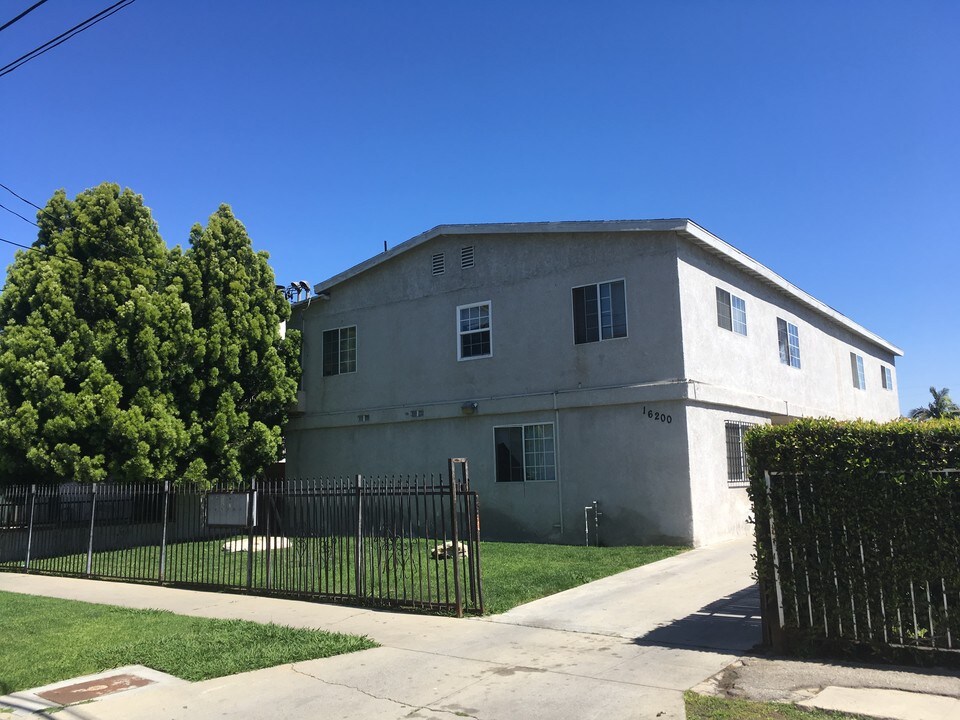 16200 S Ainsworth St in Gardena, CA - Building Photo