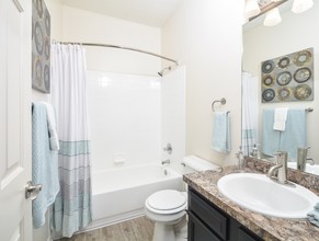 Fenwick Place Apartments in Louisville, KY - Building Photo - Building Photo