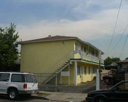 6714 Parmelee Ave Apartamentos