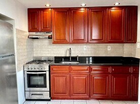 40-37 77th St in Queens, NY - Building Photo